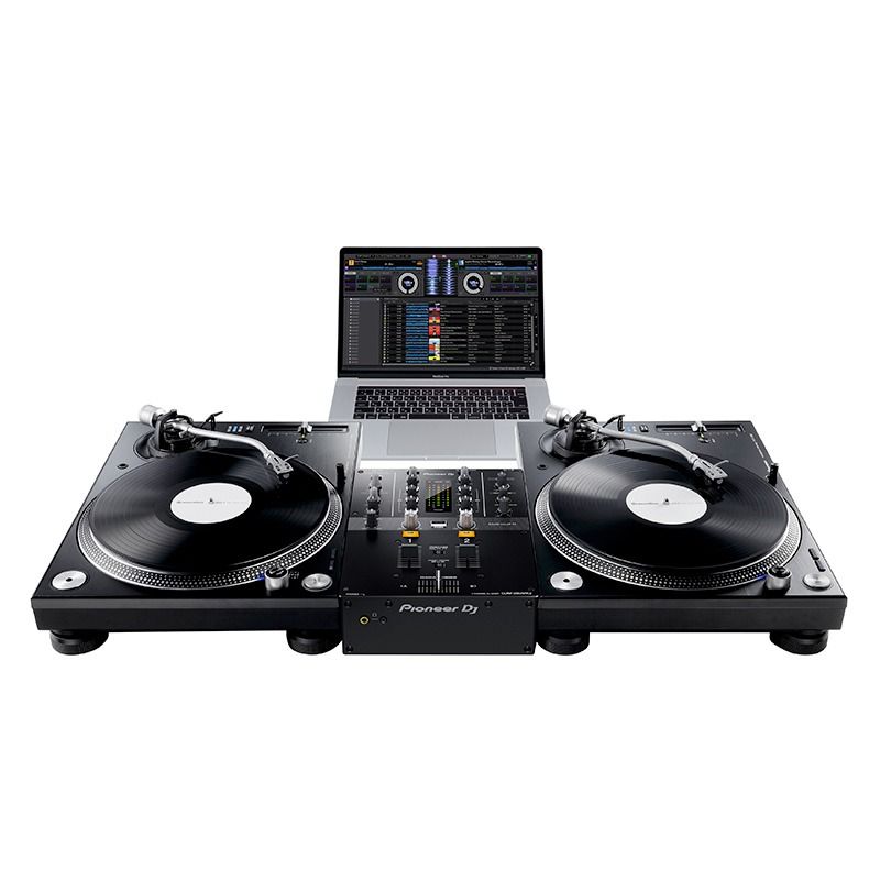 2-channel DJ Setup Pioneer DJM-250MK2 Mixer & PLX-500 Turntables